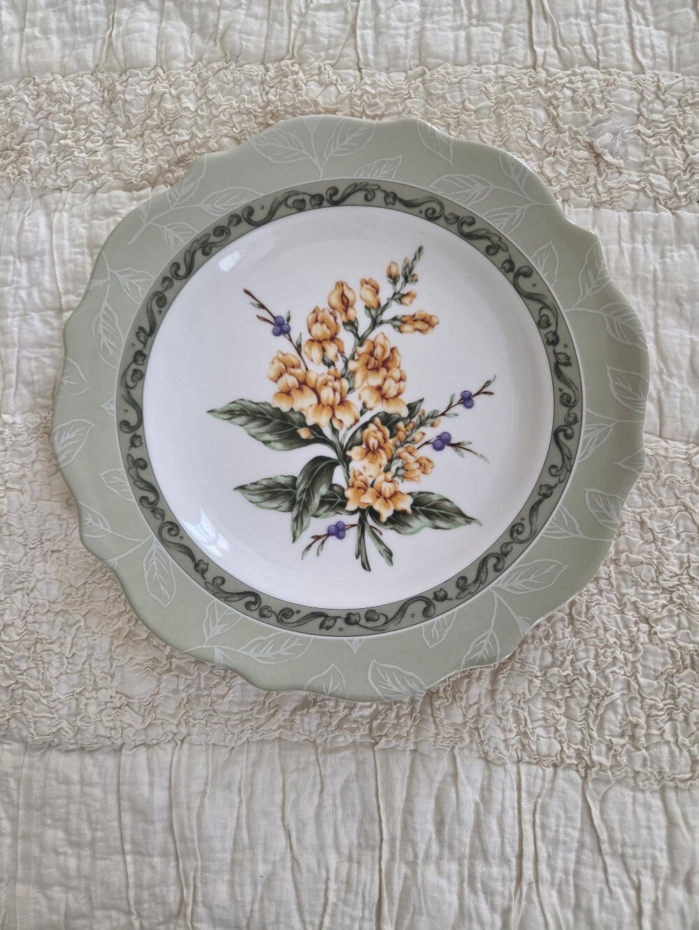 Princess House Vintage Garden Yellow Snapdragon Salad Luncheon Plate, 9 inches